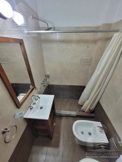 Departamento 3 ambientes/ tipo casa con cochera