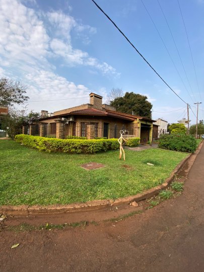 SE VENDE CASA EN APOSTOLES MISIONES