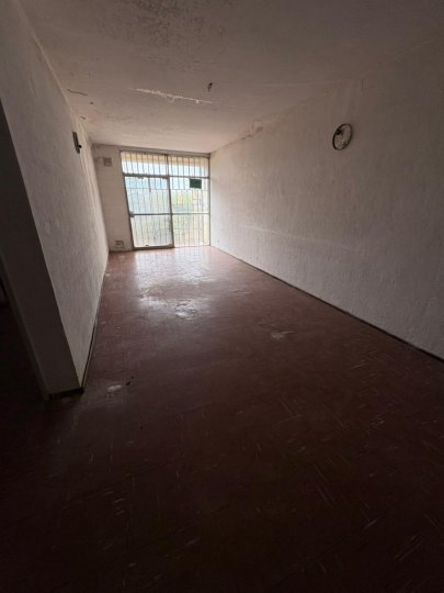 Venta departamento a reciclar 3 dormitorios