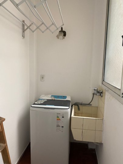 Palermo Soho, Uriarte 2100, piso 4, 2 amb, 45m2, u$s 700 + luz + gas + internet.