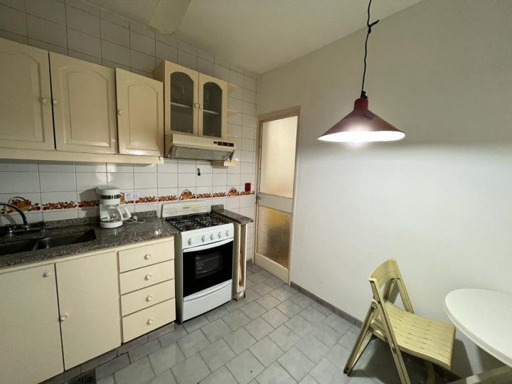 Nuñez, Ciudad de la Paz 3300, 3 amb, 60m2, u$s 1,000 + servicios. 3 px