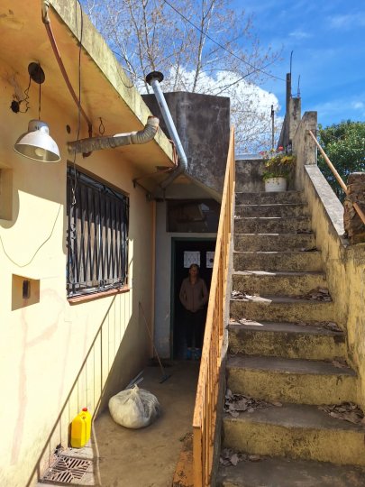 CASA CON LOCAL