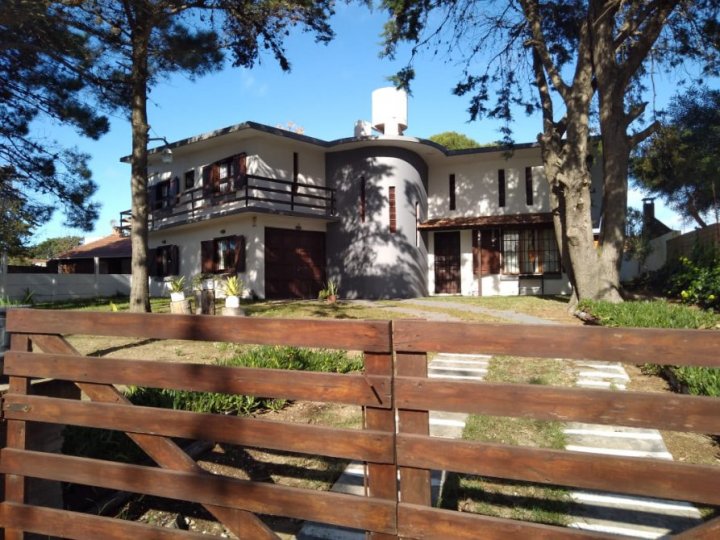 VENTA TRIPLE : TRES VIVIENDAS A 3 CUADRAS DEL MAR, AMUEBLADAS , ***EN LAS TONINAS ***