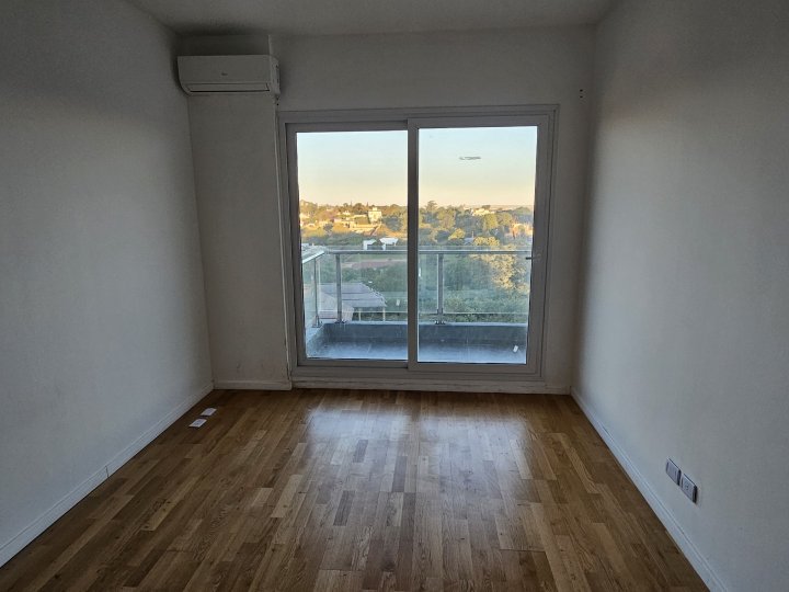 Tango Victoria 4 D. Depto de un dormitorio con balcón y vistas al rio