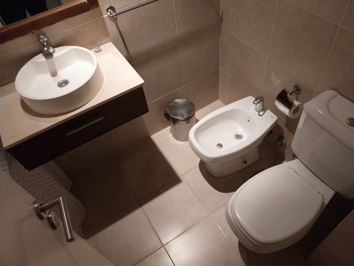 Abasto, Av Corrientes 3300, 1 amb, 30m2, $ 550,000 + expensas + servicios. Expensas Mayo 2025= $ 100,000.-
