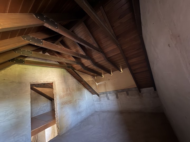 ROLDAN -DON QUIJOTE - CHALET  A TERMINAR- ESQUINA -