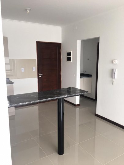 ALQUILER DPTO 1 DORM AMOBLADO CON BALCON Y COCHERA