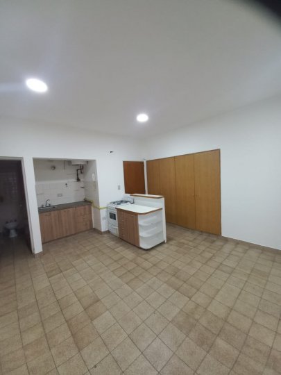 ALQUILER DE MONOAMBIENTE CENTRICO
