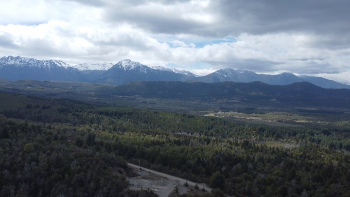 (026.B) EL BOLSON, sobre camino al centro de ski. TERRENO EN CONDOMINIO