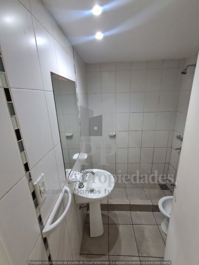 DEPARTAMENTO DE 1 AMBIENTE  1ER. PISO CENTRO DE MORON