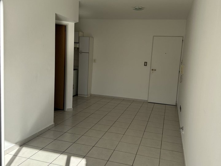 Alquiler departamento 1 dormitorio con cochera. Zeballos 642