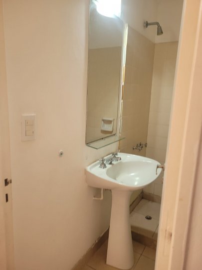 EN ALQUILER DEPARTAMENTO UN DORMITORIO EN PELLEGRINI AL 1200