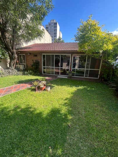 ALQUILER APTO PROFES.- CASA EN LOTE PROPIO, 5 AMBIENTES QUINCHO Y PARRILLA -MICRO CENTRO DE SAN MIGUEL.