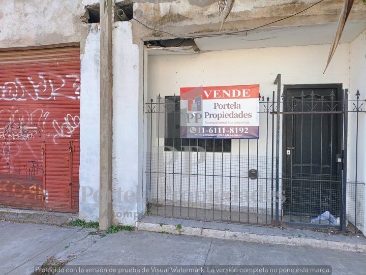 4 LOCALES COMERCIALES + 1 MONOAMBIENTE EN BLOCK