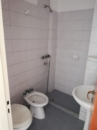 VENTA 1 DORMITORIO CON BALCON - ZONA CENTRAL DE POLICIAS - STA ROSA 1300