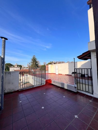 VENTA CASA 3 DORMITORIOS CON COCHERA. QUINCHO. PISCINA. CORRIENTES 4200. HERMOSA