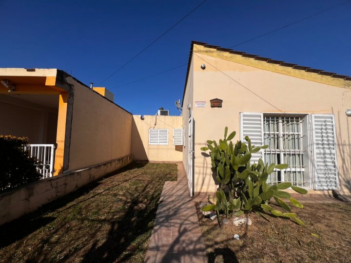 VENDO CASA EN BARRIO CABILDO CON PILETA