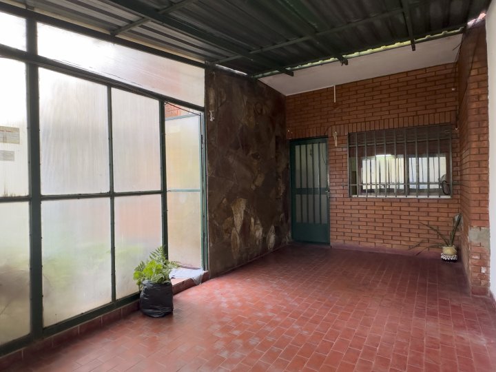 Venta casa de 2 dormitorios en barrio Belgrano!