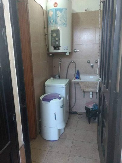 La Florida : Palestina 800 :Moderna Casa Planta alta.2 Dormitorios,$ 500.000 Tel 4391111- 156728718