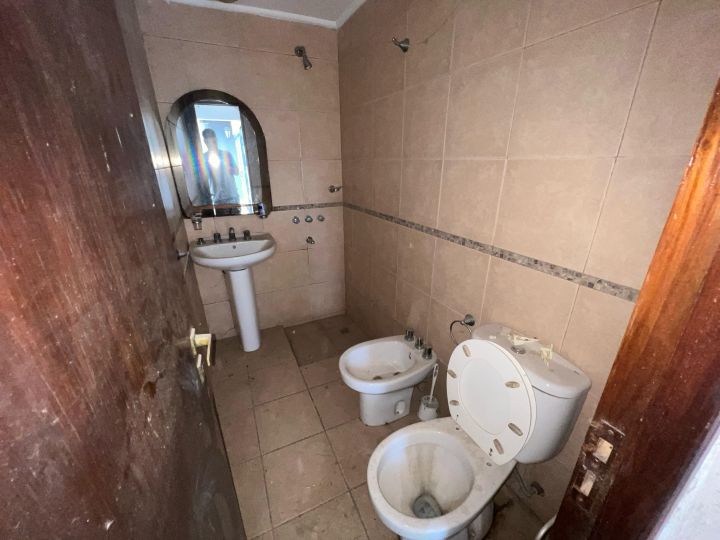 Casa dos dormitorios más comodín - Pileta y quincho