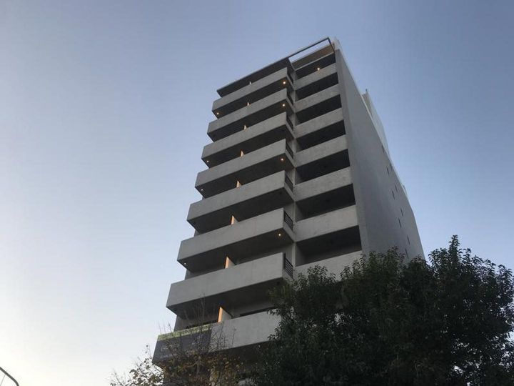 Monoambiente a estrenar, edificio Delphinum