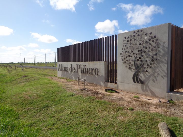 Lote en Altos de Piñero con Mejoras