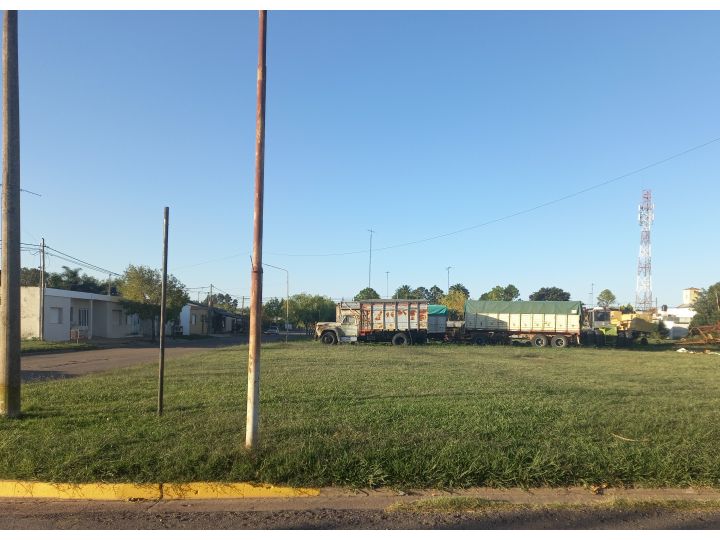 LOTE ESQUINA EN VENTA. VILLADA
