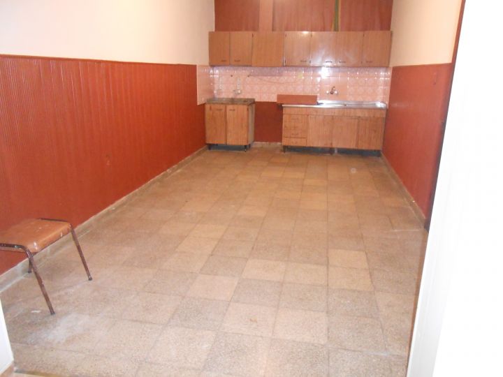 HERMOSA CASA DE PASILLO 2 DORMITORIOS DE 150M2 - PATIO - GALPON - TERRAZA