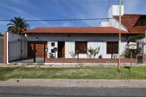 casa-venta - -MERILES PROPIEDADES----1529